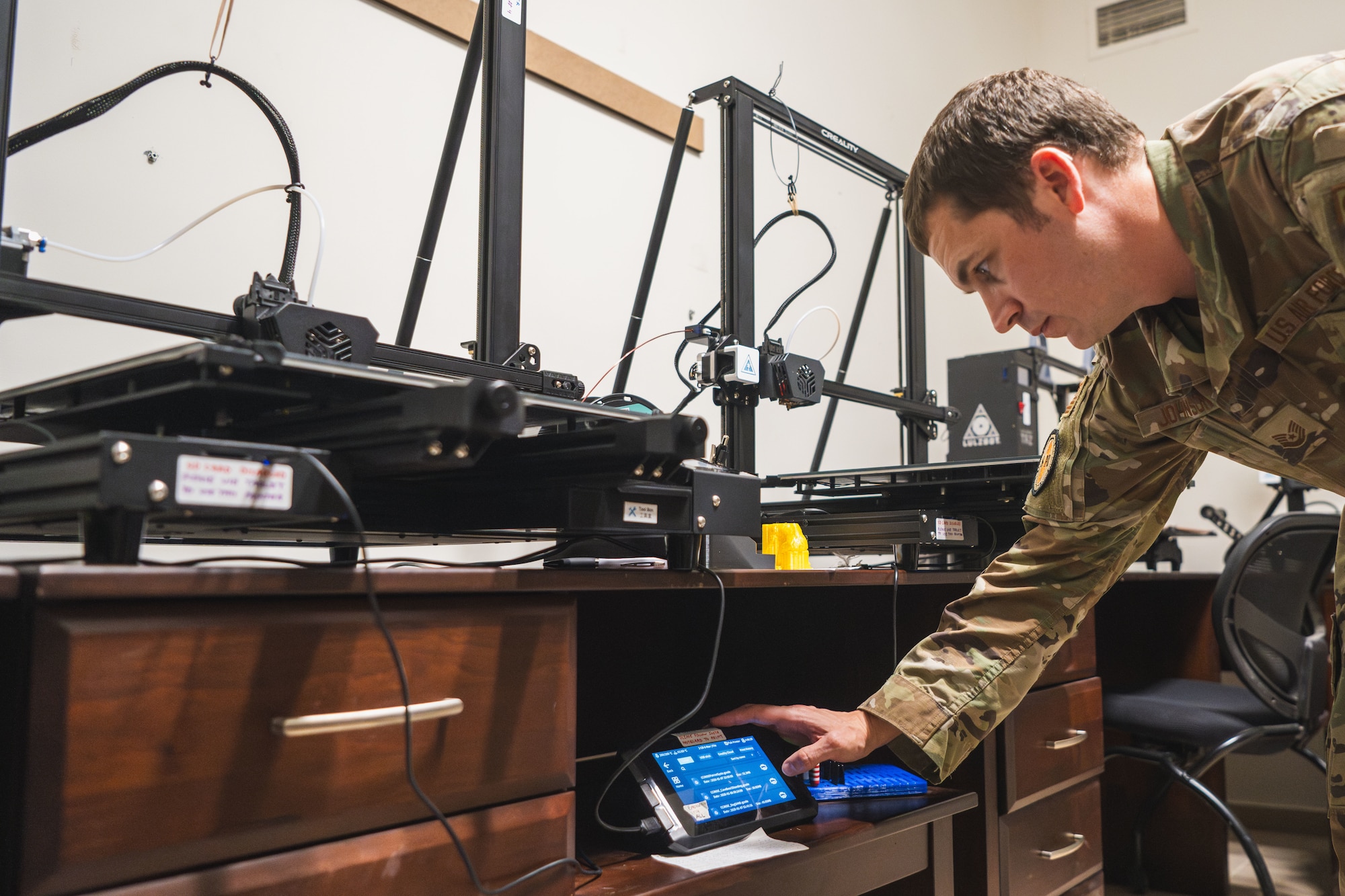 The DSIL is equipped with 15 three dimensional printers, four virtual reality headsets, a laser engraver and many more free-to-use science, engineering, technology and mathematics (STEM) related equipment. (U.S. Air Force photo)