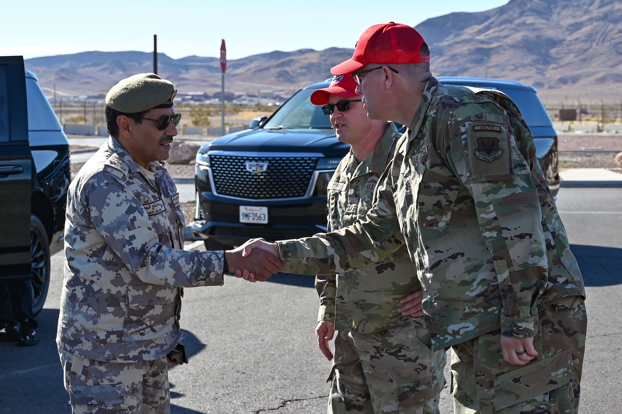 800th REDHORSE Group commander greet Qatar Emiri Corps of Engineers commander