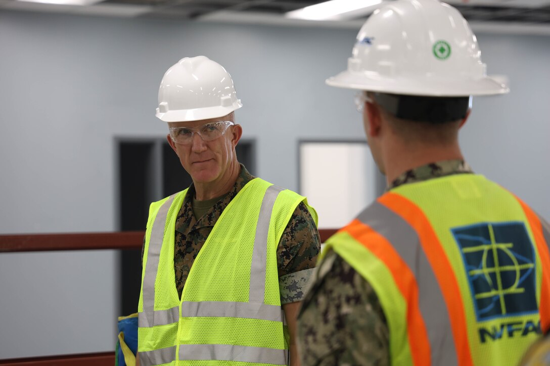 MCICOM Commander BGen Woodworth visits Camp Lejeune