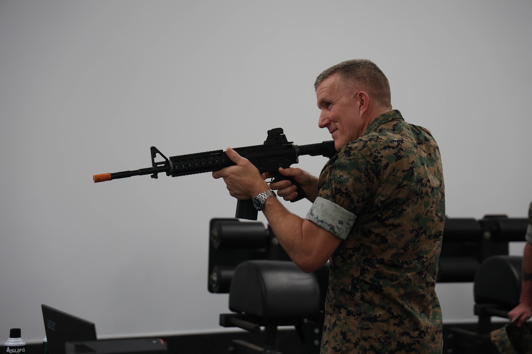 MCICOM Commander BGen Woodworth visits Camp Lejeune