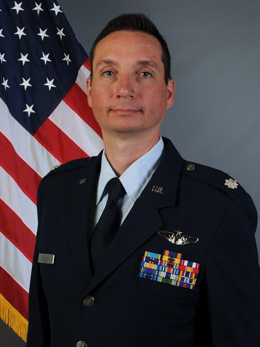 formal portrait of Airman