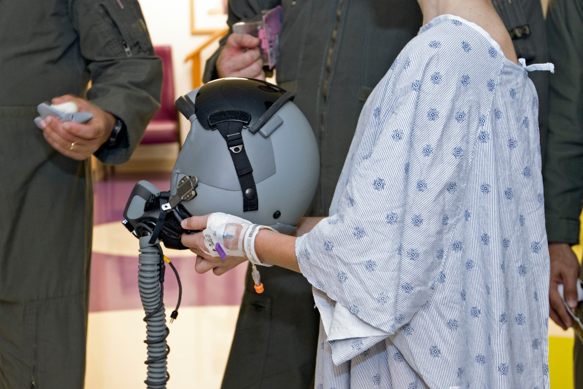 560th FTS, 39th FTS and 12th OG visit Christus Children’s Hospital of San Antonio