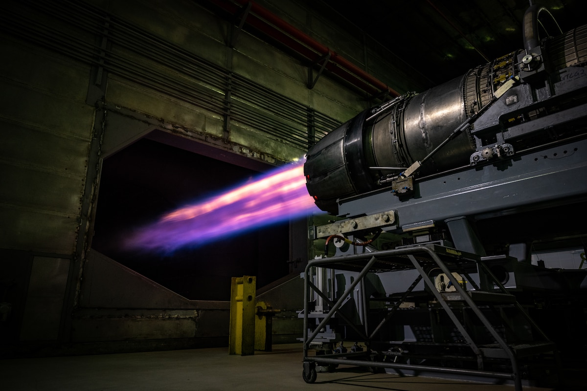 F-16 engine runs at full afterburner