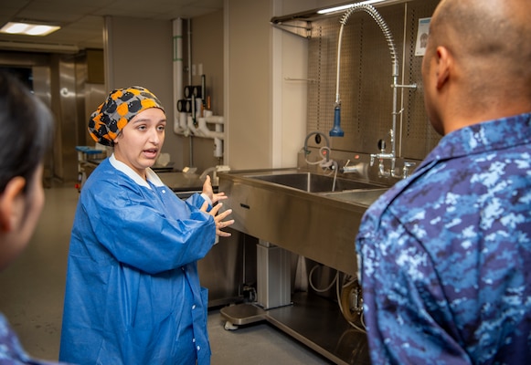 Naval Medical Center Portsmouth (NMCP) staff hosted medical personnel from ships that are part of the Japanese Training Squadron’s Overseas Training Cruise, Sept. 23. An orientation tour and briefs at various locations in the medical center were given to the Japanese medical sailors and officers from the Japanese Maritime Self-Defense Force (JMSDF) JS Kashima and JS Shimakaze. The group visited the medical center’s Healthcare Simulation and Bioskills Training Center (SIM Center), the Emergency Department, Surgical suites, and received briefs on telemedicine.