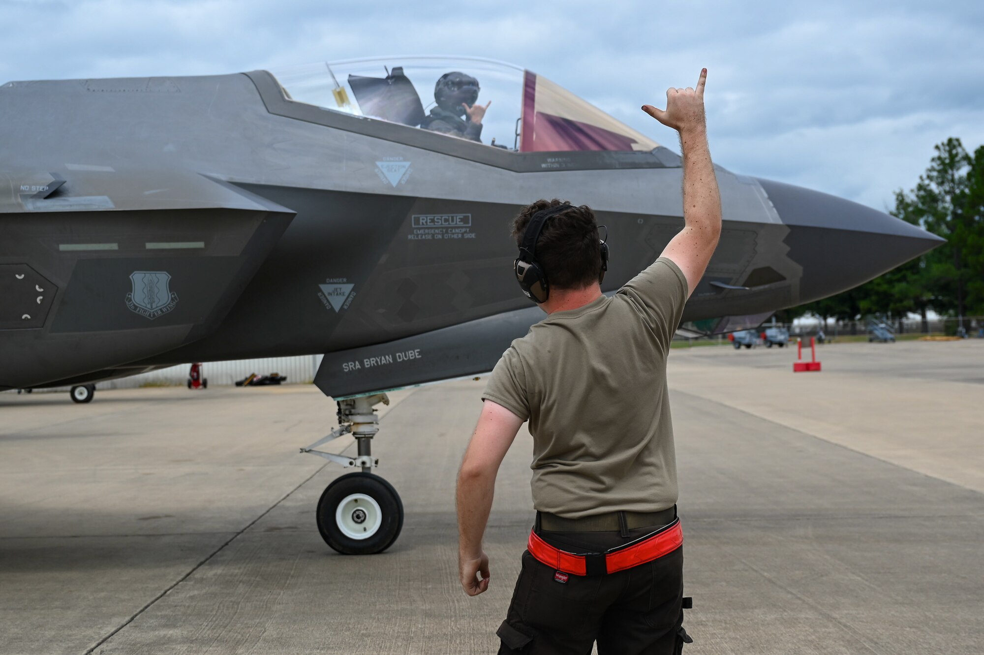 An F-35A Lightning II maintainer taxis out an F-35A during an Agile Combat Employment exercise at Ebbing Air National Guard Base, Arkansas, Sept. 17, 2024.