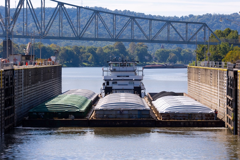 A tow enters the auxiliary lock chamber at Hannibal Locks and Dam on the Ohio River in Hannibal, Ohio, Sept. 13, 2024.