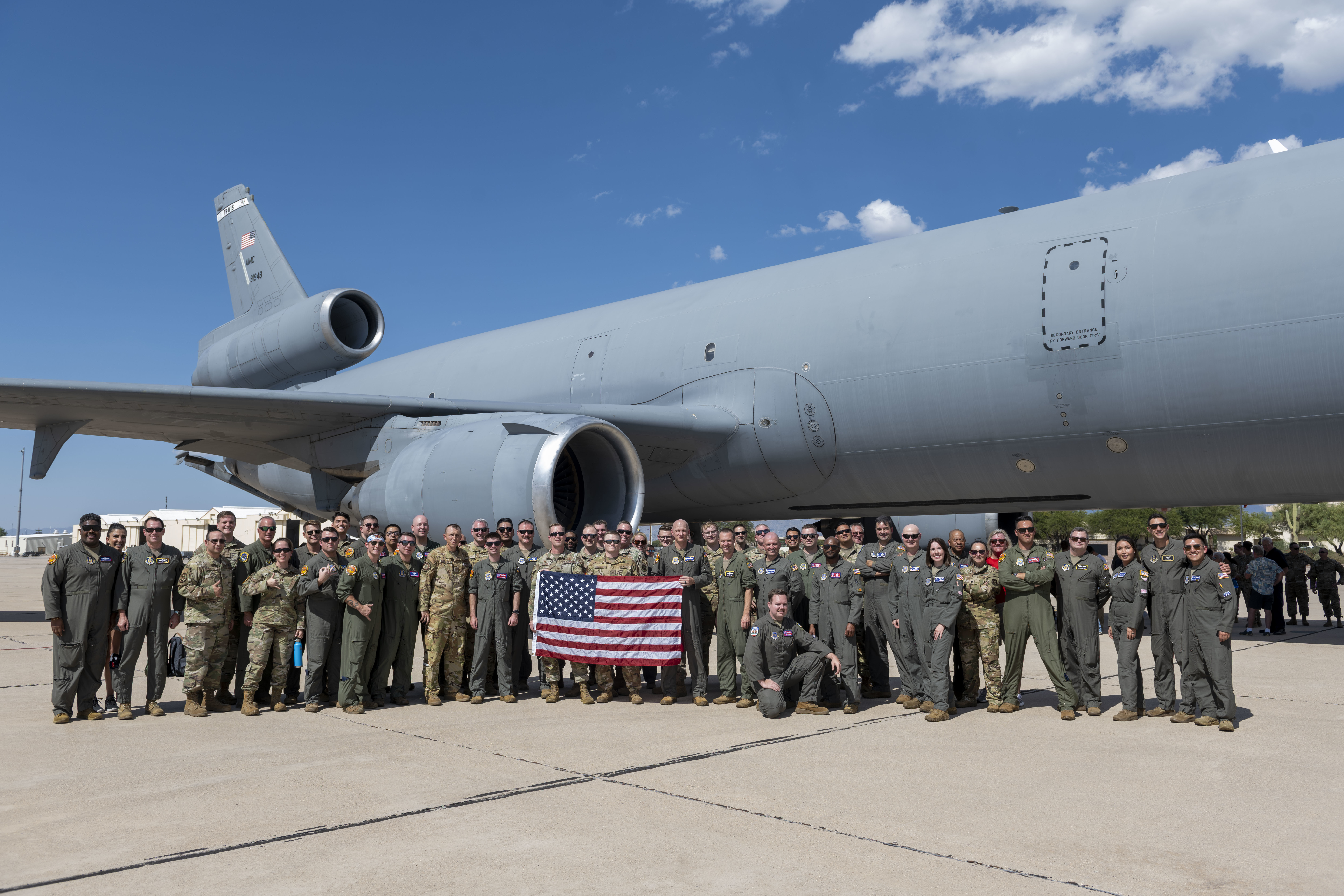 正規代理店 KC-10 last to farewell bids AFB Travis > McChord Team その他