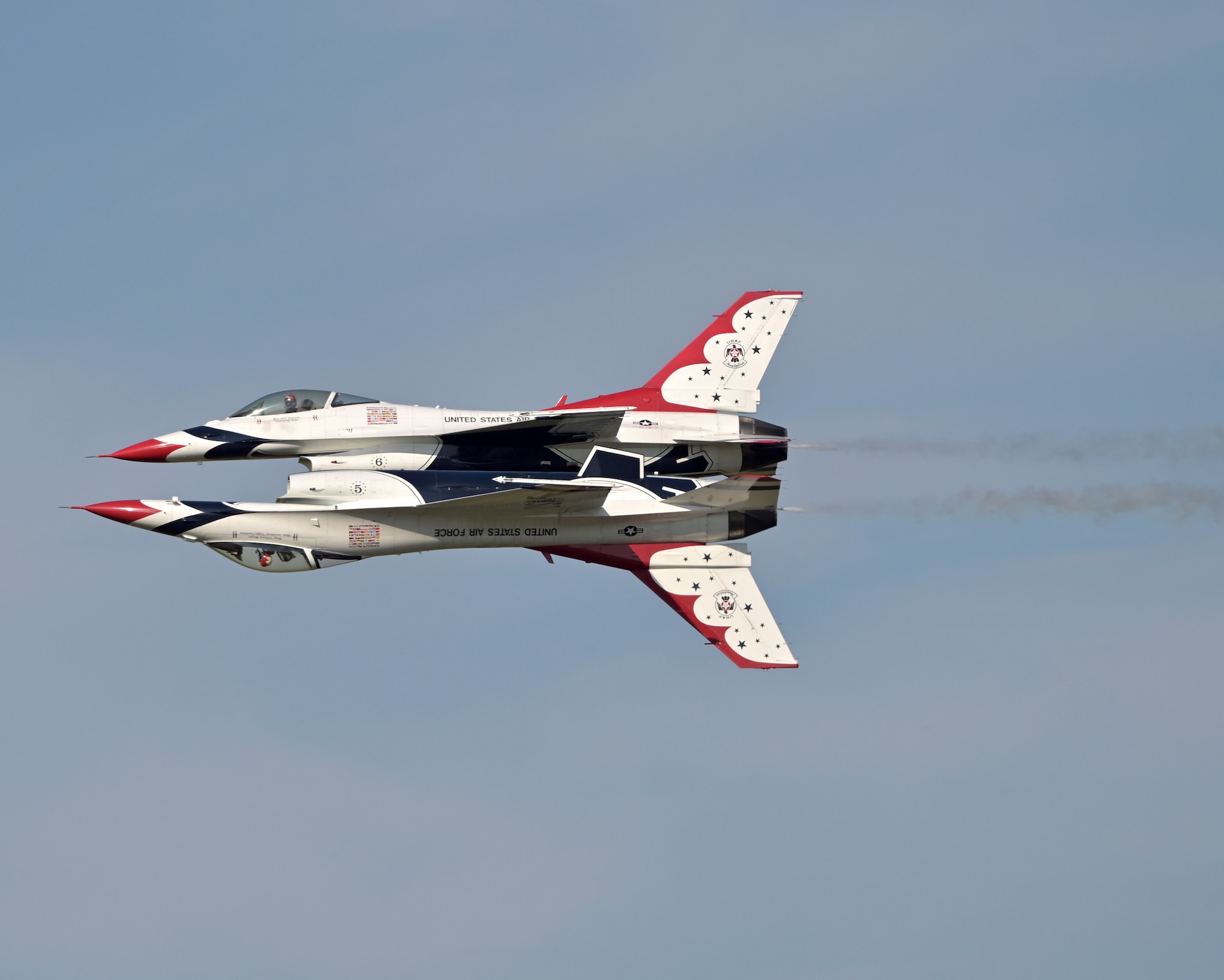 Thunderbirds perform at Thunder Over Columbus air show.