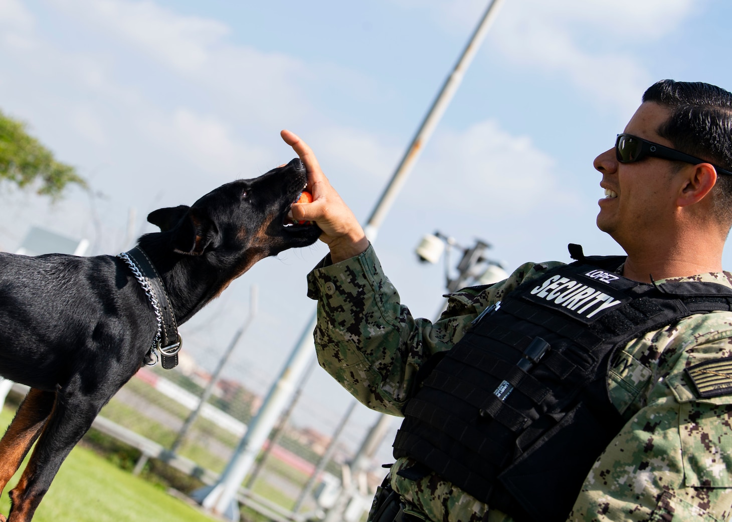 Official U.S. Navy photo.