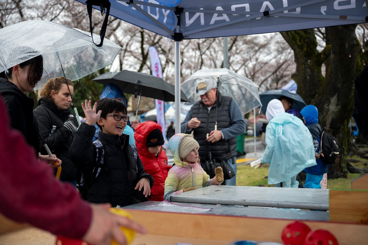Japanese and Yokota community members play festival games