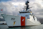 U.S. Coast Guardsmen assigned to the maritime security cutter USCGC Midgett (WMSL 757) maneuver the ship to the pier on Coast Guard Base Honolulu April 1, 2025. During their 76-day Operation Blue Pacific patrol, the Midgett’s crew visited Tuvalu, New Zealand, Australia and Papua New Guinea. (U.S. Coast Guard photo by Petty Officer 2nd Class Tyler Robertson)