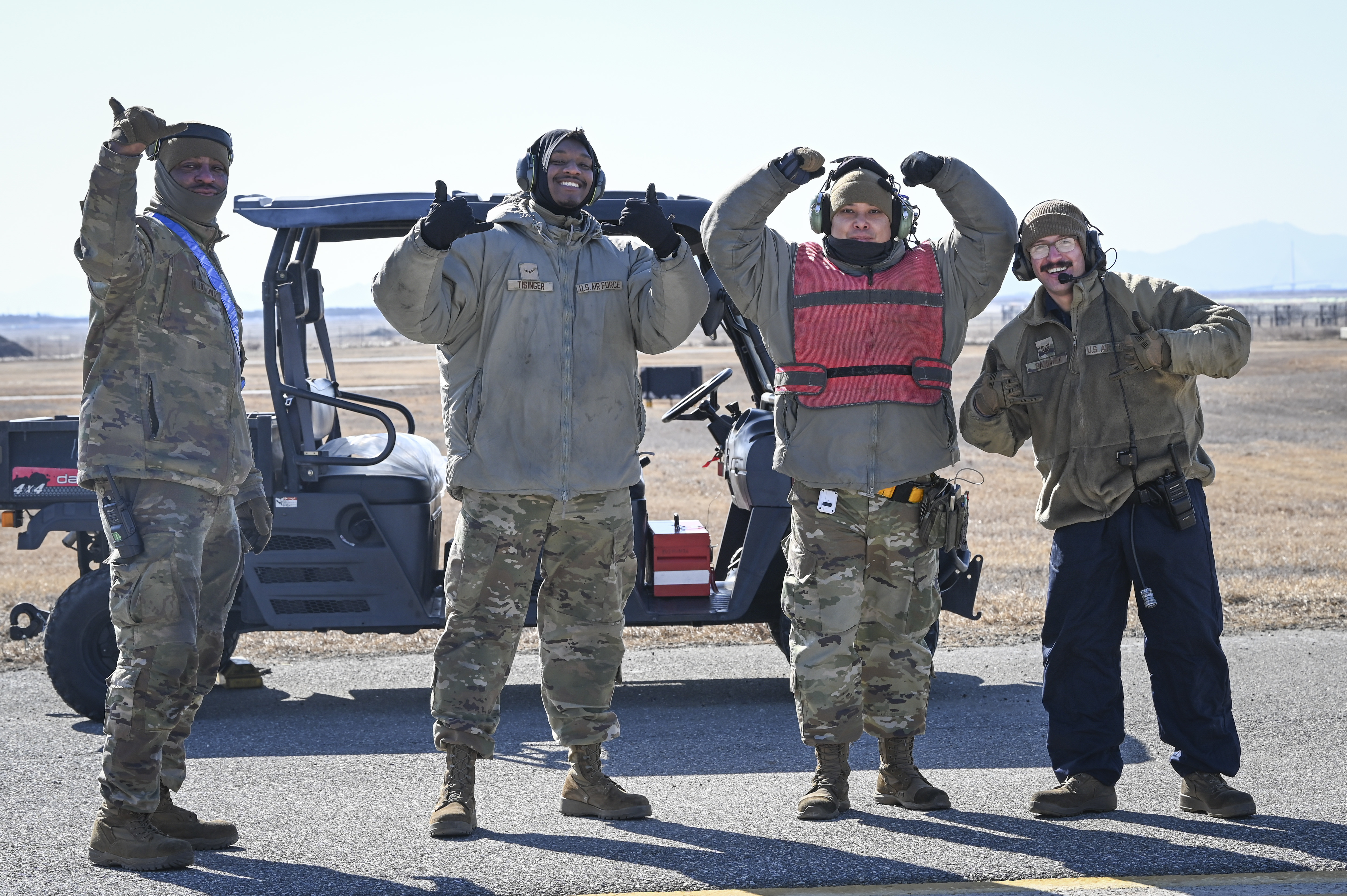 アメリカ空軍遭難専門書　『AIRCREW SURVIVAL』 51eplNub3dL._AC_SY200_QL15_.jpg