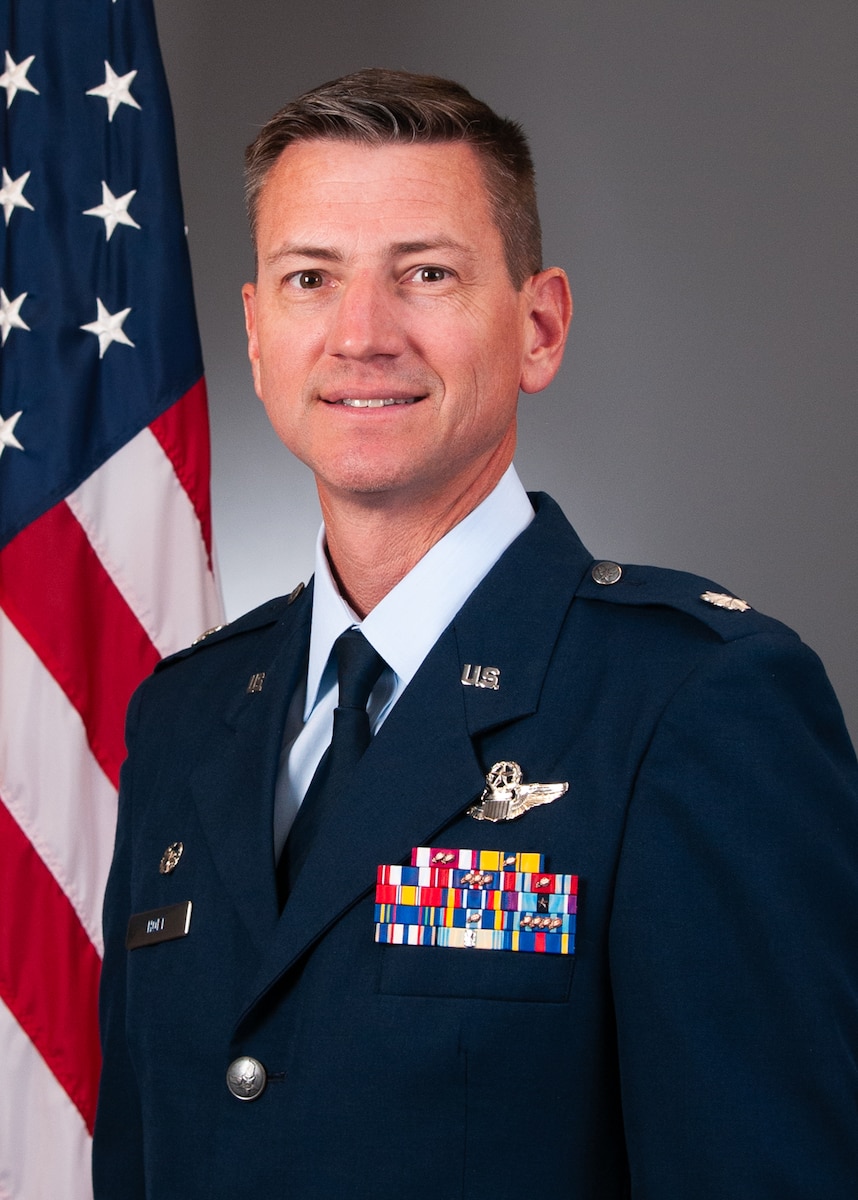 Photo of Airman in blues