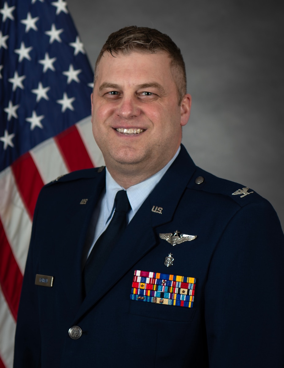 bio photo of commander