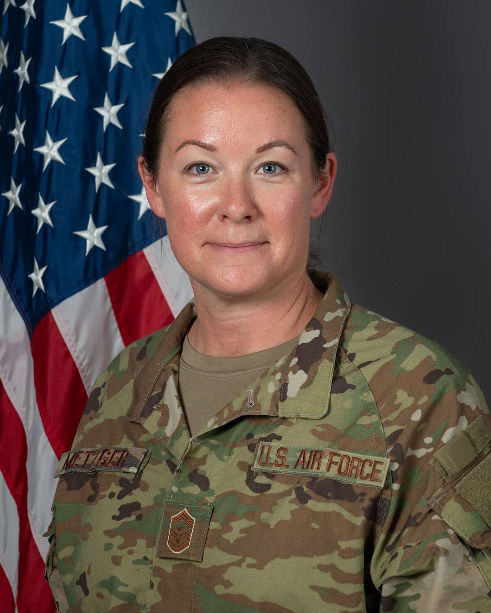 Official photo of CMSgt Megan L. Metzger