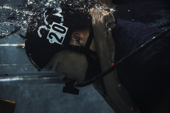 26th MEU Conducts Underwater Egress Training