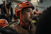 26th MEU Conducts Underwater Egress Training