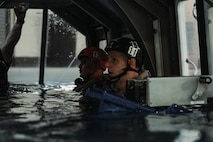 26th MEU Conducts Underwater Egress Training