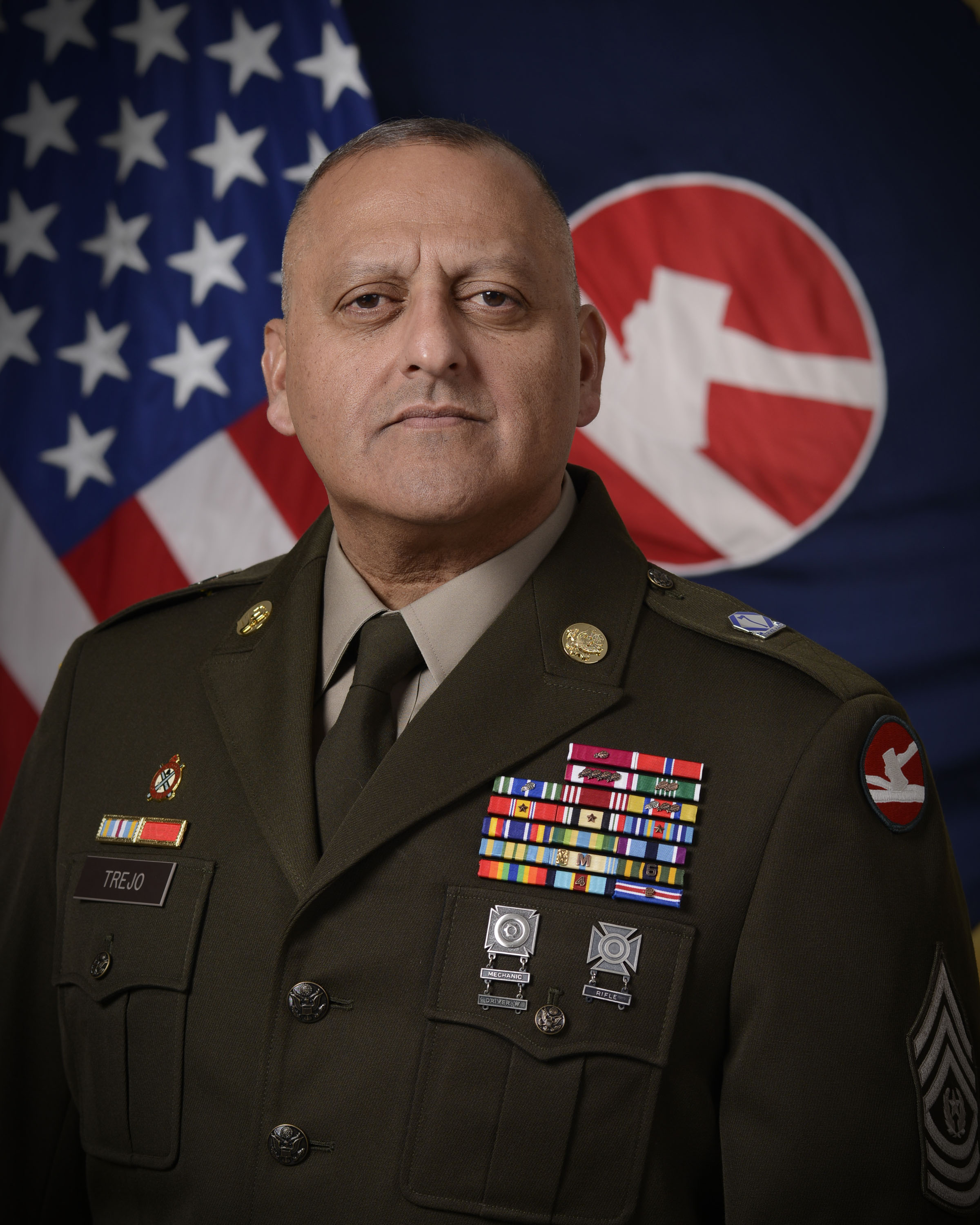 ミリタリー Walking U.S Army Sergeant Marine Gunnery Sgt. James Speedy honored in dignified