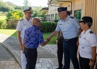 Commander, U.S. Indo-Pacific Command (USINDOPACOM) Adm. Phil Davidson introduces New Zealand’s Minister of Defense, The Honorable Ron Mark, to Deputy Commander, USINDOPACOM Lieutenant General Michael Minihan at USINDOPACOM headquarters.
