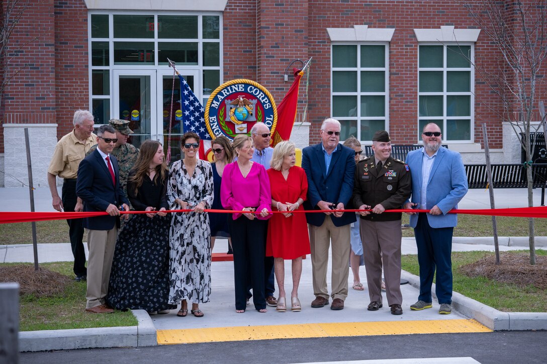 Marine Corps Engineer School dedicates building to Staff Sergeant Jason Rogers
