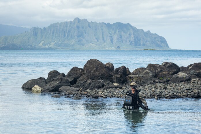 . 1st Reconnaissance Battalion conducted the training to enhance rapid insertion capabilities in littoral zones as preparation for integrating with 3d Marine Littoral Regiment and its subordinate battalions while forward in the Philippines for Exercise Balikatan 25 and Kamandag 9 this summer. (U.S. Marine Corps photo by Cpl. Malia Sparks)