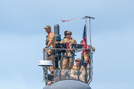 USS Minnesota (SSN 783) arrives at Naval Base Guam
