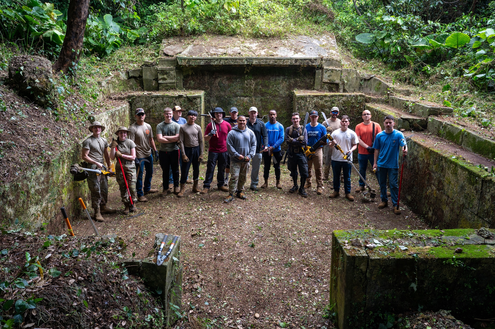 18th MUNS Airmen taking a group photo