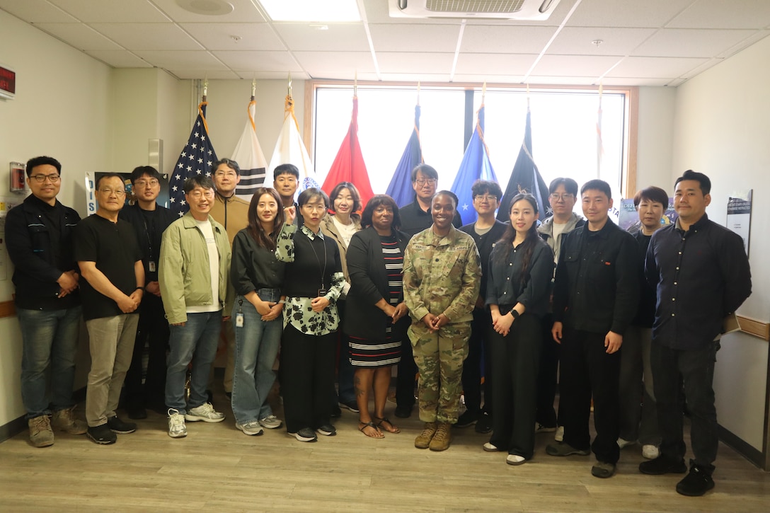 Group photo of DLA Distribution Korea employees.