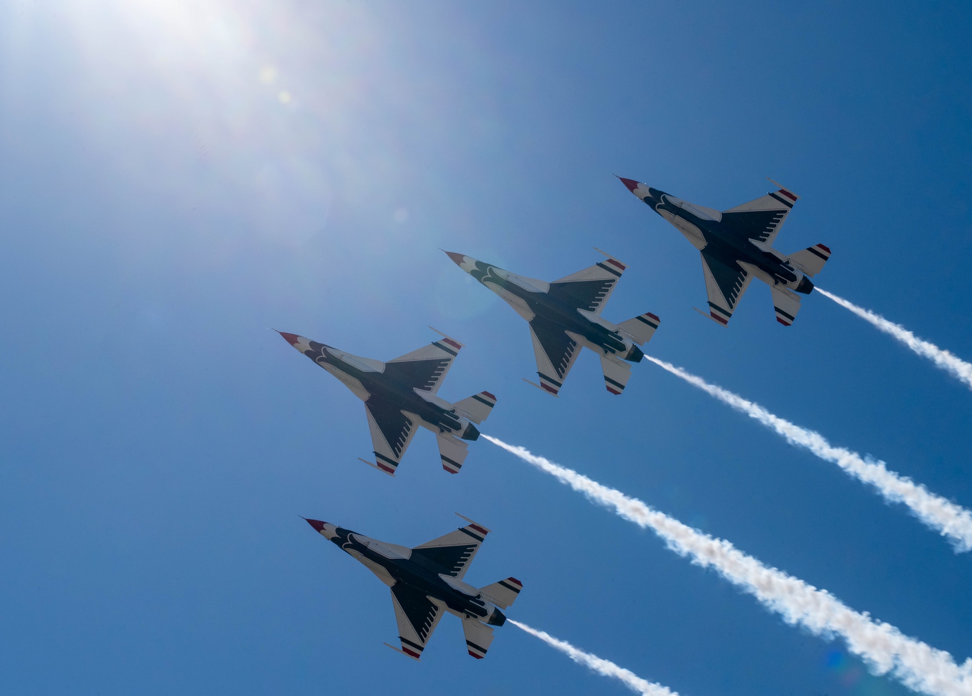 Dyess AFB hosts an airshow on the flightline