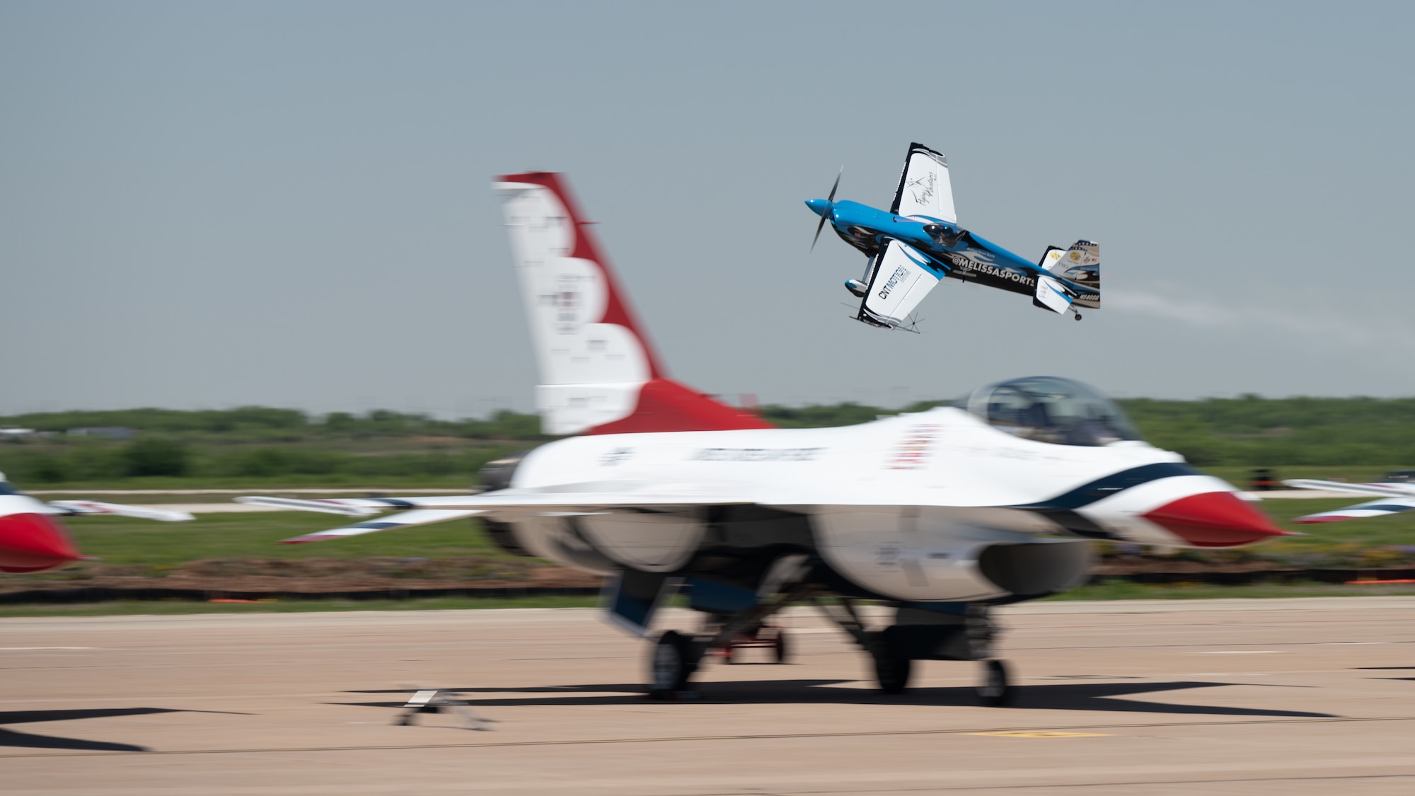 Dyess AFB hosts an airshow on the flightline