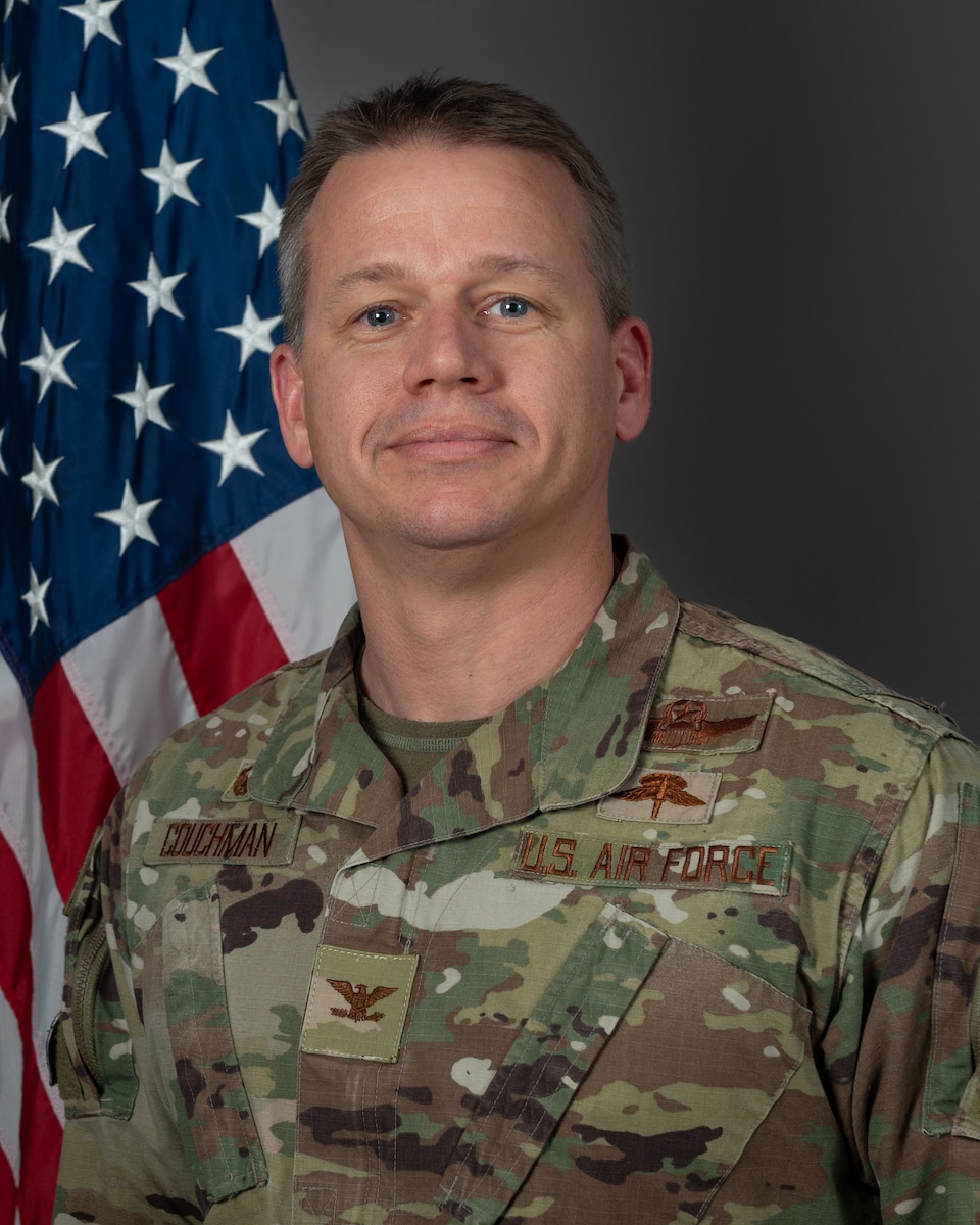 Official photo of Col. Benjamin Couchman
