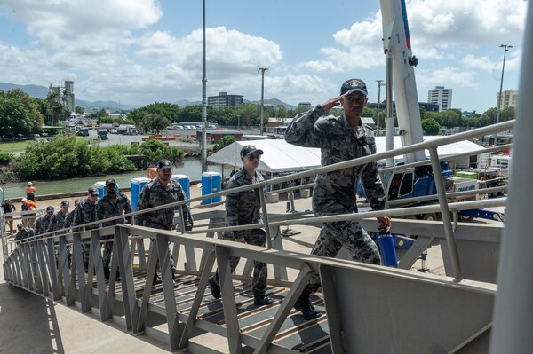 CAIRNS, Australia (April 16, 2025) – Royal Australian Navy Indigenous Development Program cadets board the U.S. 7th Fleet Flagship USS Blue Ridge (LCC 19) for a tour during a scheduled port visit in Cairns, Australia, April 16, 2025. The Blue Ridge and embarked U.S. 7th Fleet staff conduct regular Indo-Pacific patrols to deter aggression, strengthen alliances and partnerships, and advance future warfighting capabilities. (U.S. Navy photo by Mass Communication Specialist Seaman Damian Cook)