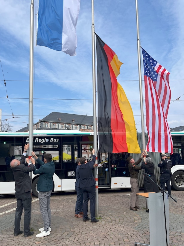 Garrison Wiesbaden participates in 80th anniversary of the liberation of Darmstadt