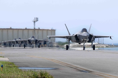 F-35A taxi on the flight line.