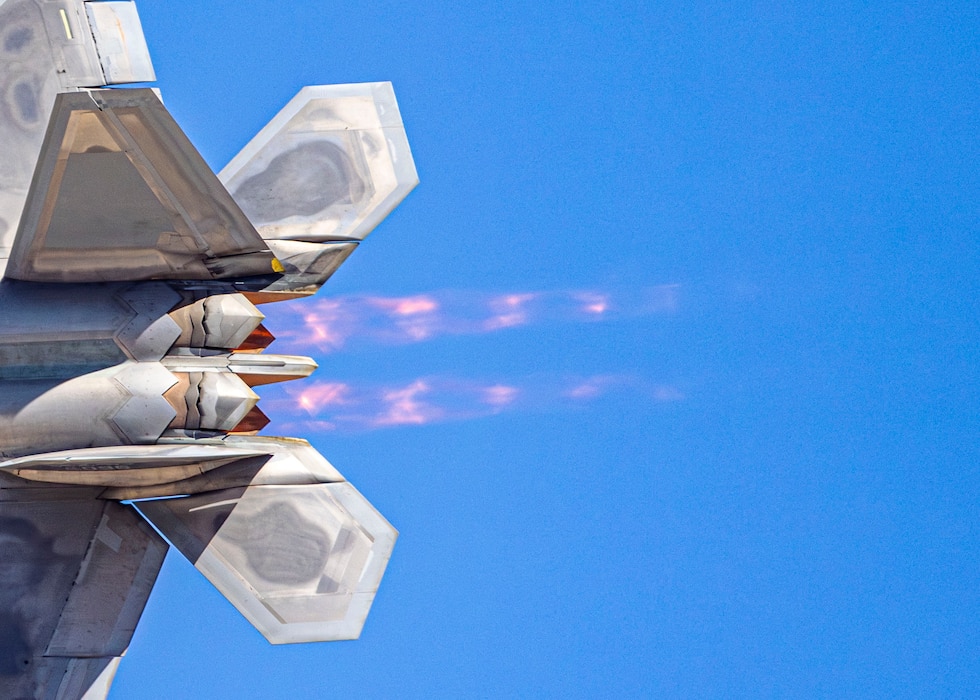 F-22 engines