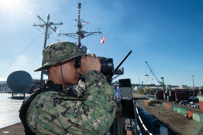 250426-N-ZD626-1127
NOUMEA, New Caledonia (April 26, 2025) –Machinist’s Mate Fireman Glenn Aranzanso, from Chicago, stands watch aboard the U.S. 7th fleet Flagship USS Blue Ridge (LCC 19), while pulling into Noumea, New Caledonia for a routine port visit, April 26, 2025. The Blue Ridge and embarked U.S. 7th Fleet staff conduct regular Indo-Pacific patrols to deter aggression, strengthen alliances and partnerships, and advance future warfighting capabilities. (U.S. Navy photo by Mass Communication Specialist Seaman Zachary Del Rio)