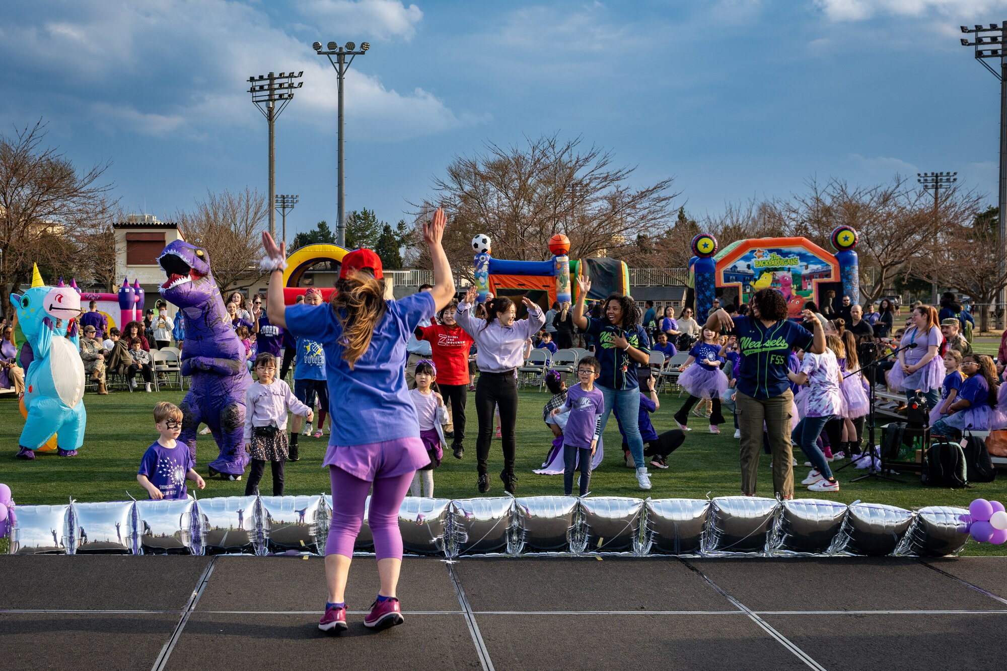 Participants dance.