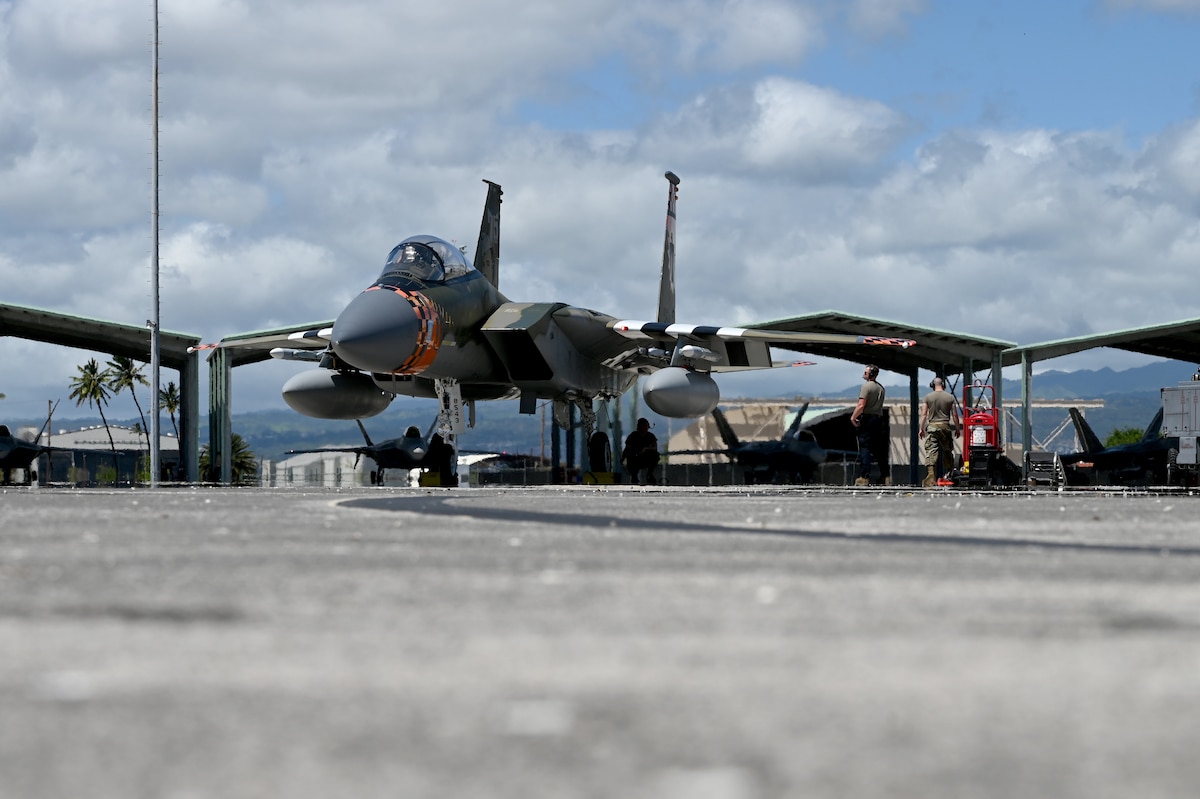 F-15 awaits to taxi