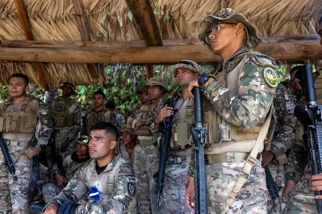 U.S. Marine Sgt. David Gattine, a Macomb, Michigan native and scout sniper with 1st Battalion, 8th Marines, 6th Regiment, 2d Marine Division teaches a class on how to zero a rifle to Panamanian security forces in Horoko, Panama, April 19, 2025. U.S. Southern Command is focused on increasing partner nation capacity and interoperability in the region and reflects the United States’ enduring promise of friendship, partnership, and solidarity with the Panamanian people. (U.S. Marine Corps photo by Lance Cpl. Francis Hrosar)