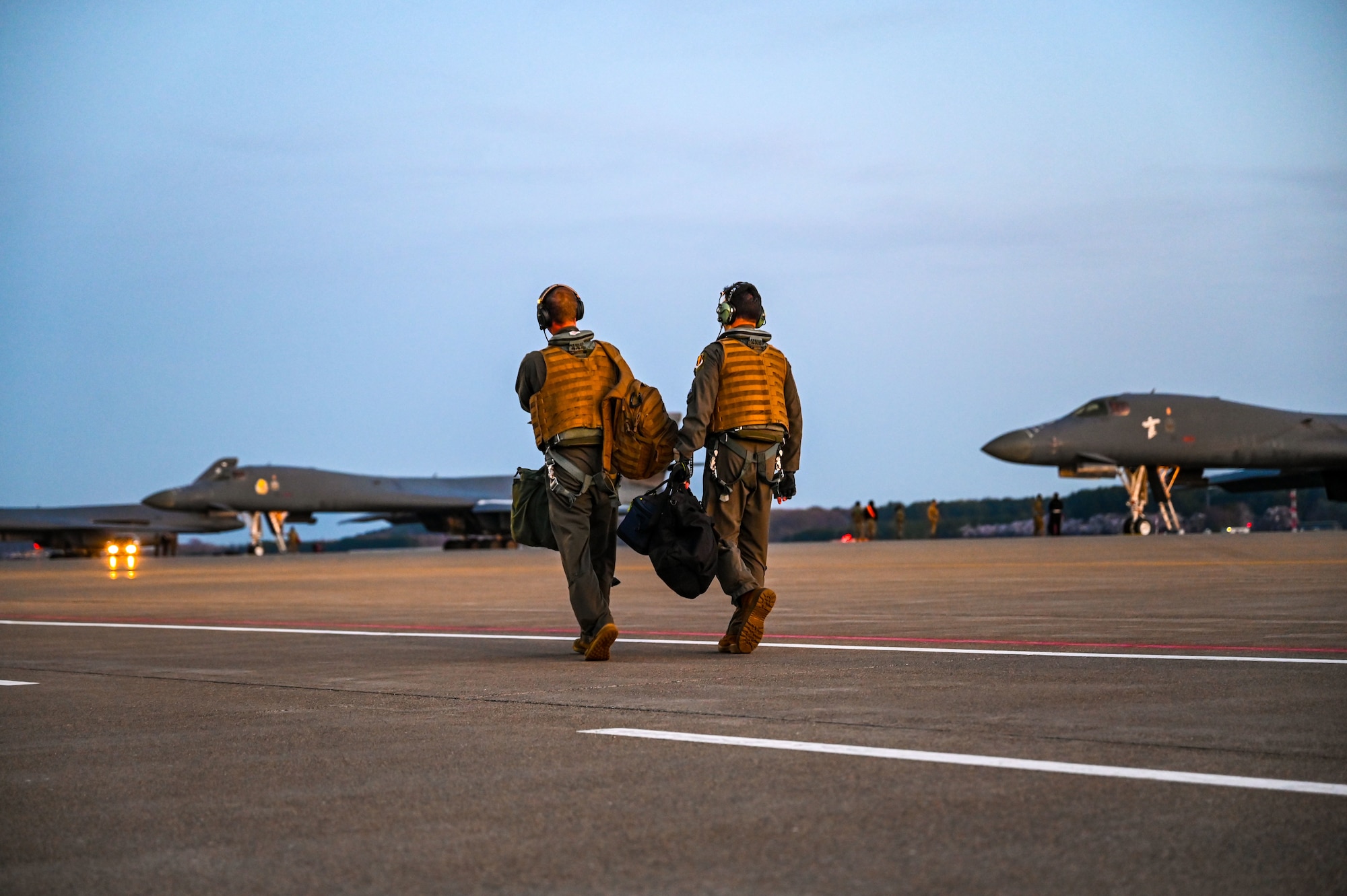aircrew prepare to board a B-1B airplane