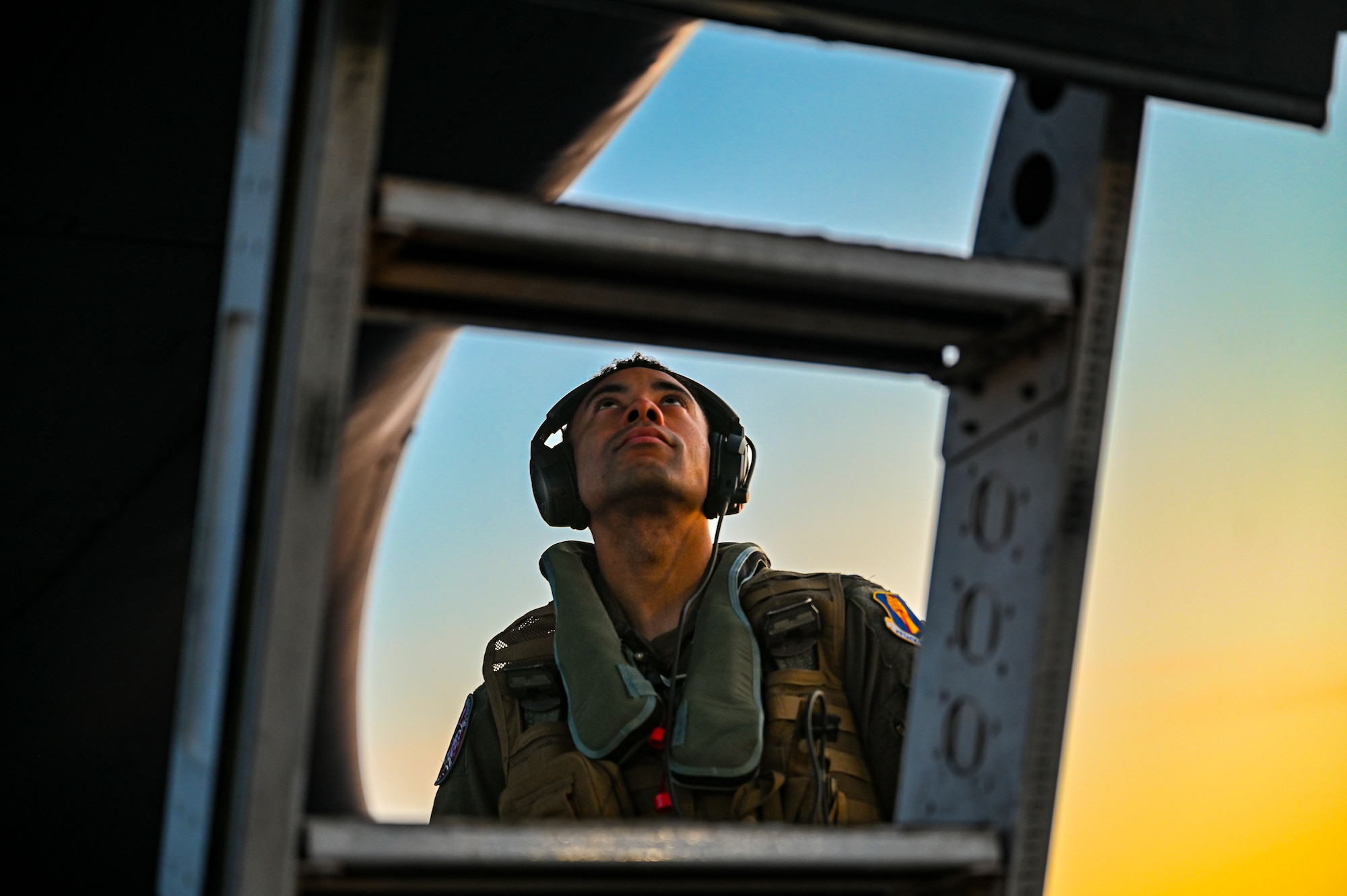 aircrew prepare to board a B-1B airplane