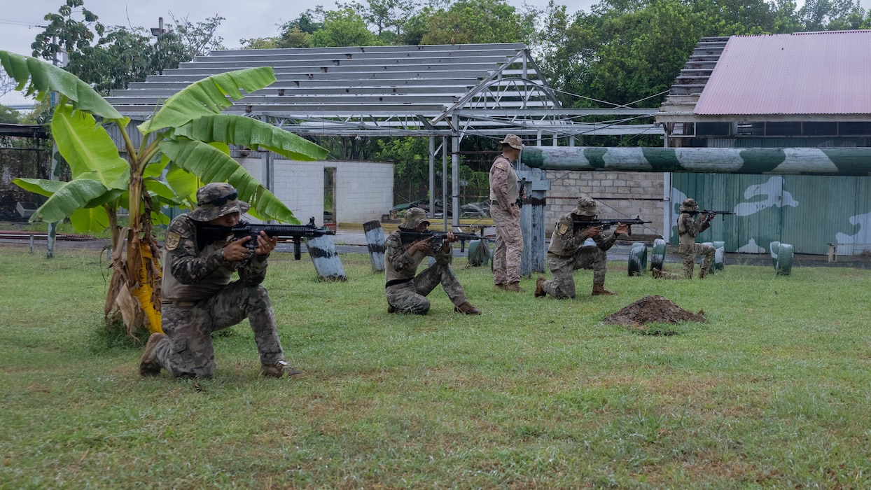 Panamanian security forces practice squad movements while being instructed by U.S. Marines with 1st Battalion, 8th Marines, 6th Regiment, 2d Marine Division in Rodman, Panama, April 22, 2025. U.S. Southern Command is focused on increasing partner nation capacity and interoperability in the region and reflects the United States’ enduring promise of friendship, partnership, and solidarity with the Panamanian people. (U.S. Marine Corps photo by Lance Cpl. Francis Hrosar)