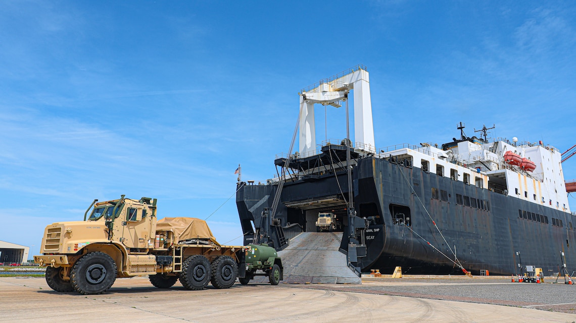 Blount Island Marines Achieve Rapid Offload, Boosting Global Readiness