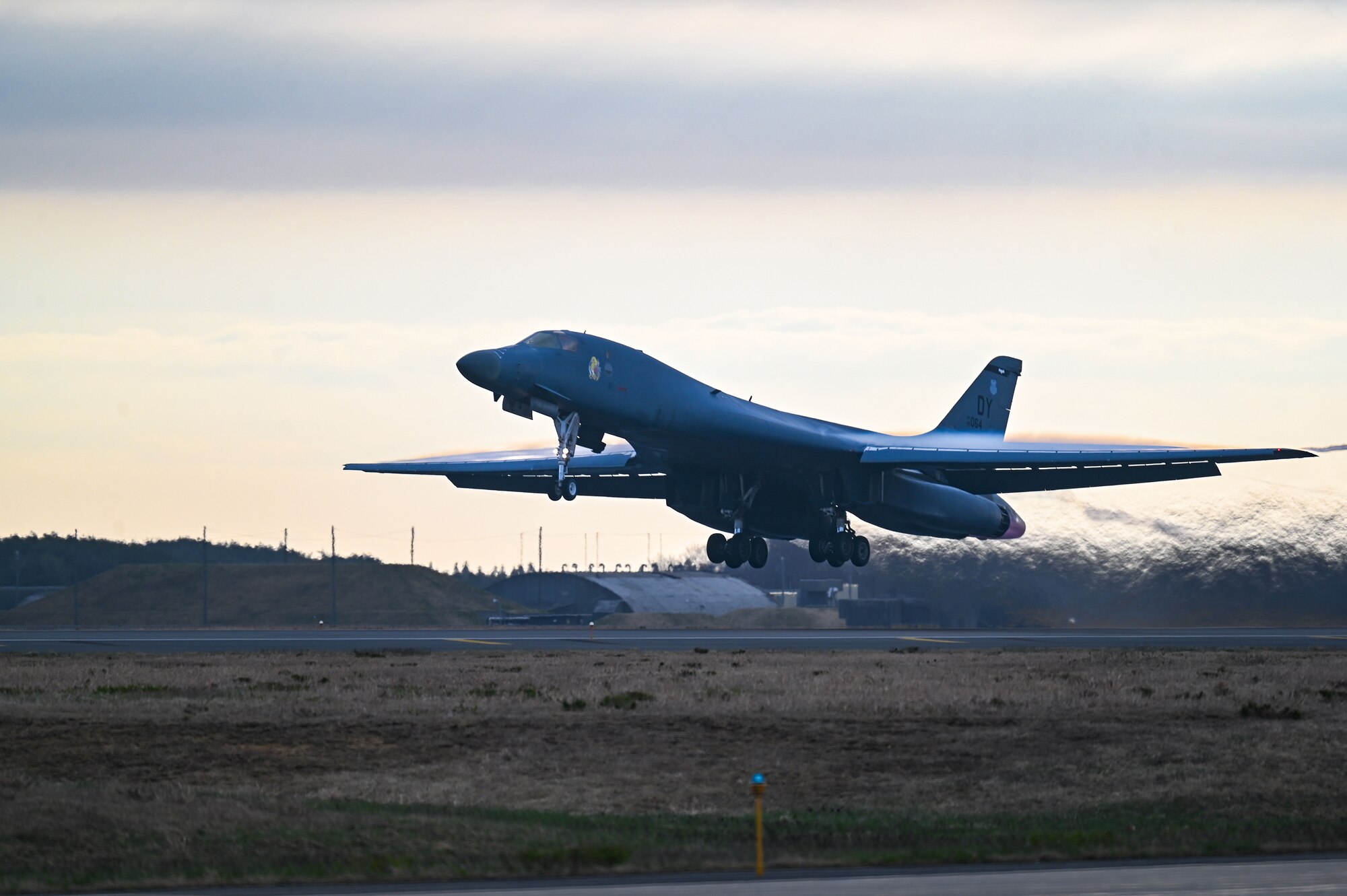 aircrew prepare to board a B-1B airplane