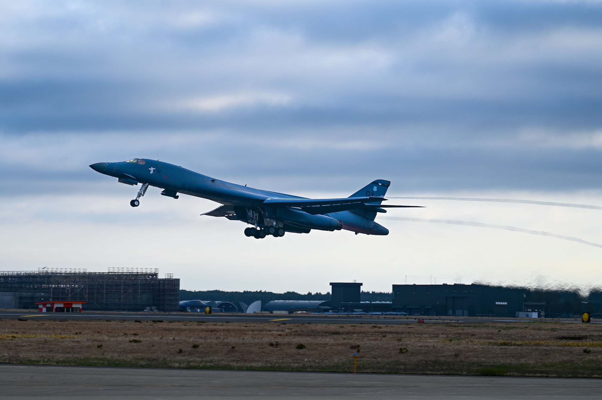 aircrew prepare to board a B-1B airplane