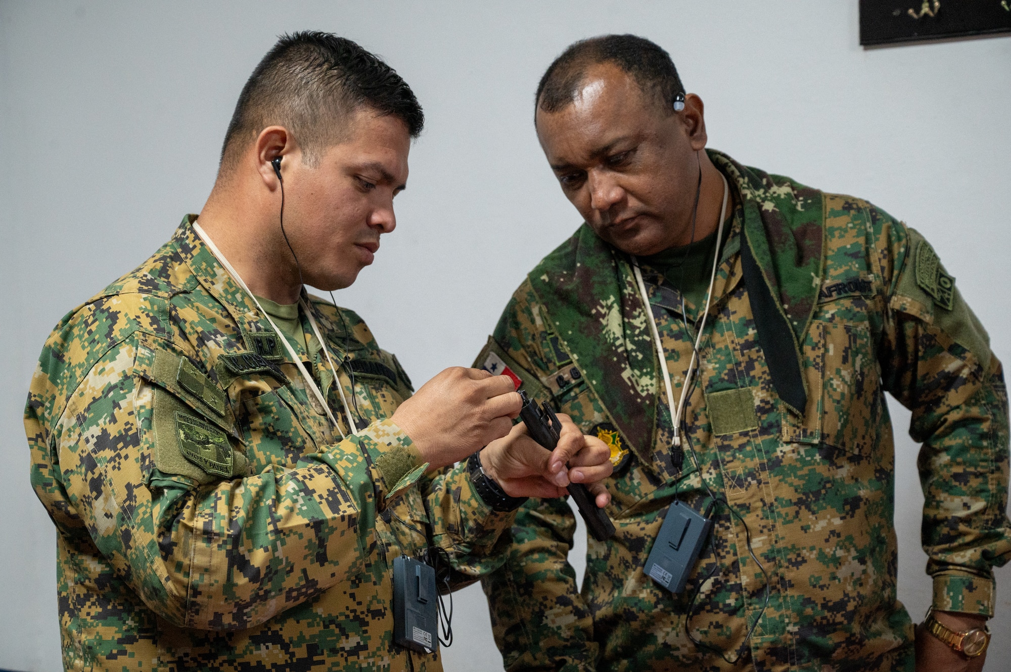Members with the Missouri National Guard share expertise with the Panama Public Forces during a subject matter expert exchange