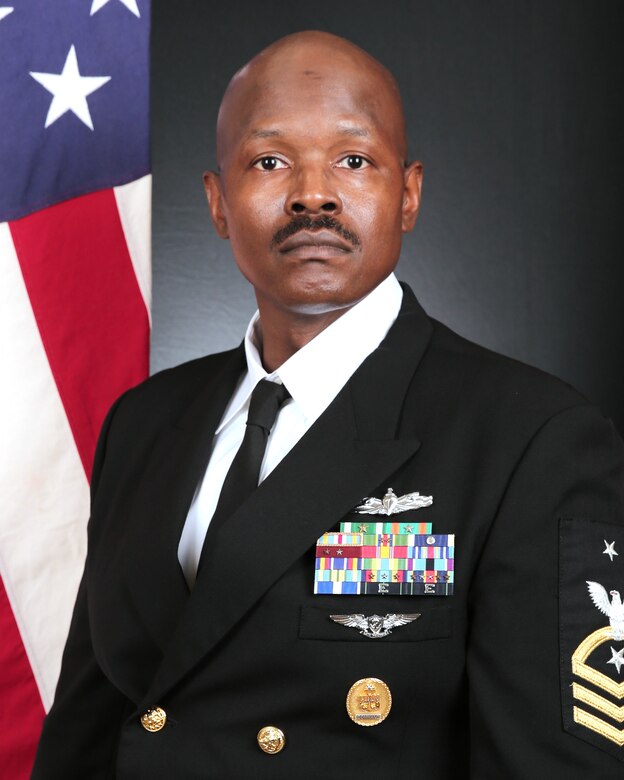 Command Senior Chief (SW/AW) Larry Thomas Bio Photo