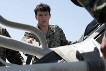 U.S. Marines with 2nd MAW execute external lifts and helocasting alongside U.S. Army Special Warfare Training Group (Airborne)