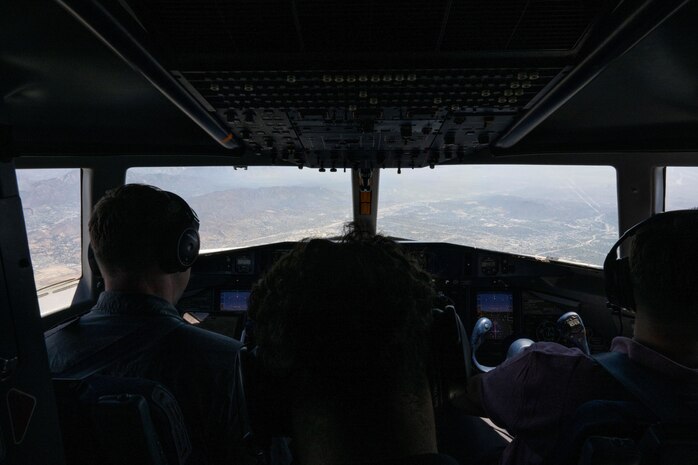 U.S. Air Force Air Commandos assigned to AFSOC prepare for landing during a flight above Arizona as part of Emerald Warrior 25.2.